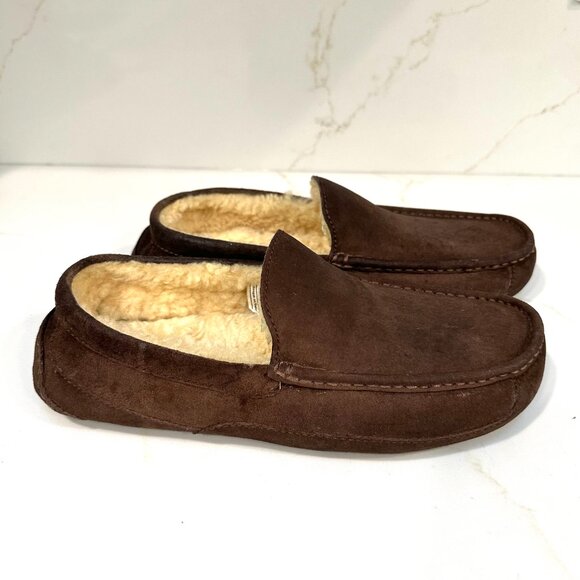 Men\'s UGG Ascot Slippers, brown suede, size 11